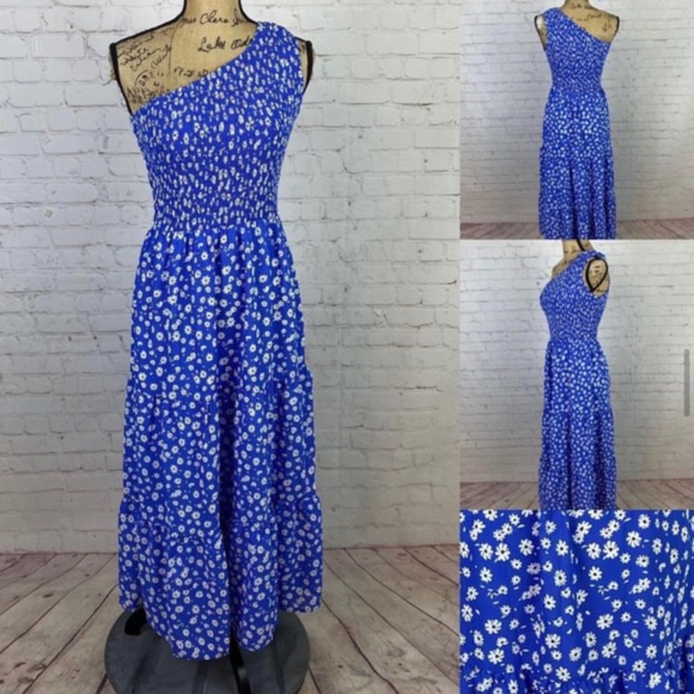NWT BTFBM One Shoulder Multi Tier Daisy Print Maxi